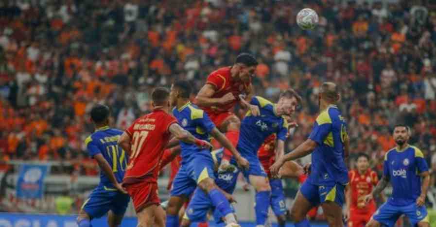 Persija Unggul Sementara atas Arema di JIS, Gol Eksel Runtukahu Buka Keunggulan Macan Kemayoran