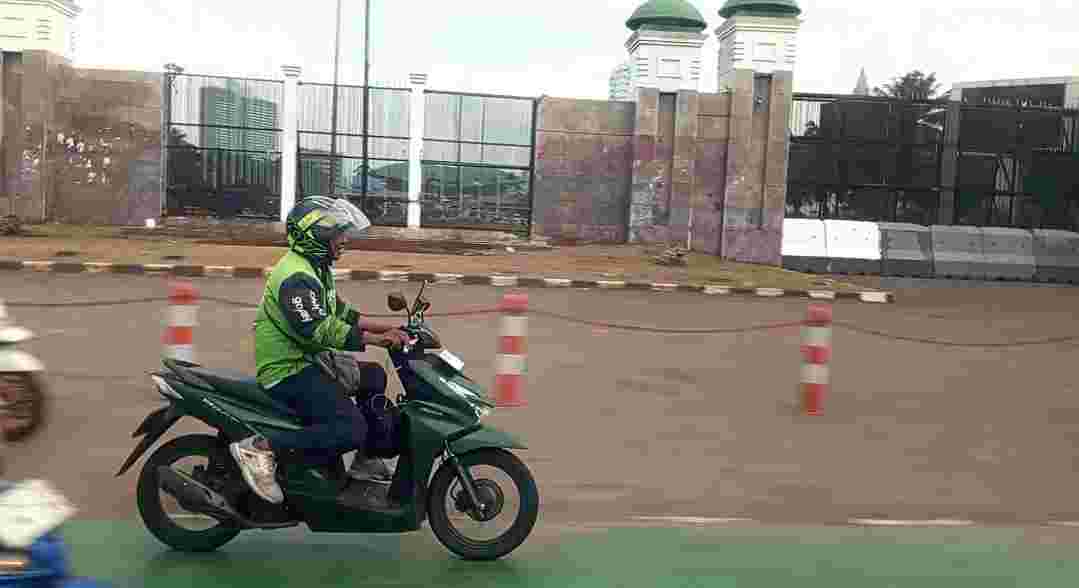 Situasi Depan Gedung DPR/MPR RI Kondusif, Aktivitas Warga Berjalan Normal