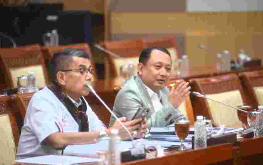 “DPR Tegas: Polisi Harus Hukum Pengguna Sirine dan Strobo Ilegal di Jalan Raya”