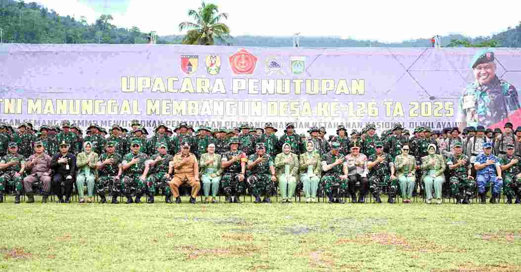 Danrem 083/Bdj Dampingi Wakasad Tutup TMMD 126, Tegaskan Kolaborasi TNI dan Pemerintah Daerah