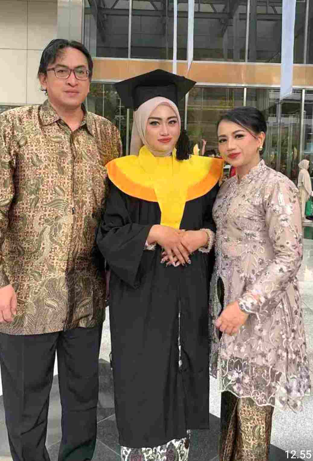 Bidhumas Polda Jatim Bantu Anak Wartawan Raih Gelar Sarjana, Wujud Nyata Kepedulian Polri Presisi