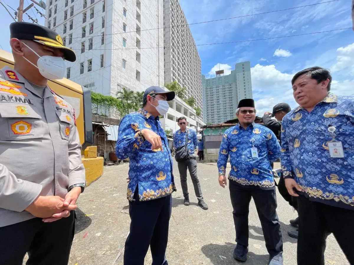 TPS Overload, Wakil Wali Kota Depok Sidak Pasar Kemiri Muka: Instruksikan Pengangkutan Sampah Total