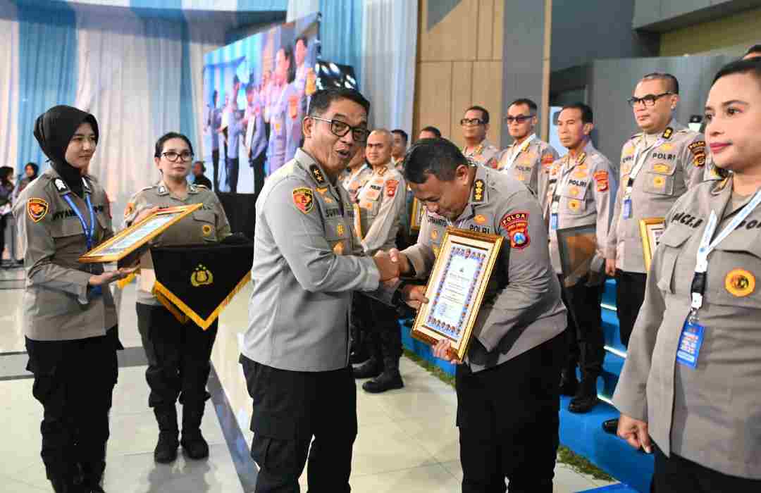 Biro Logistik Polda Jatim Raih 2 Penghargaan Pemanfaatan BMN dan Pelaporan Terbaik