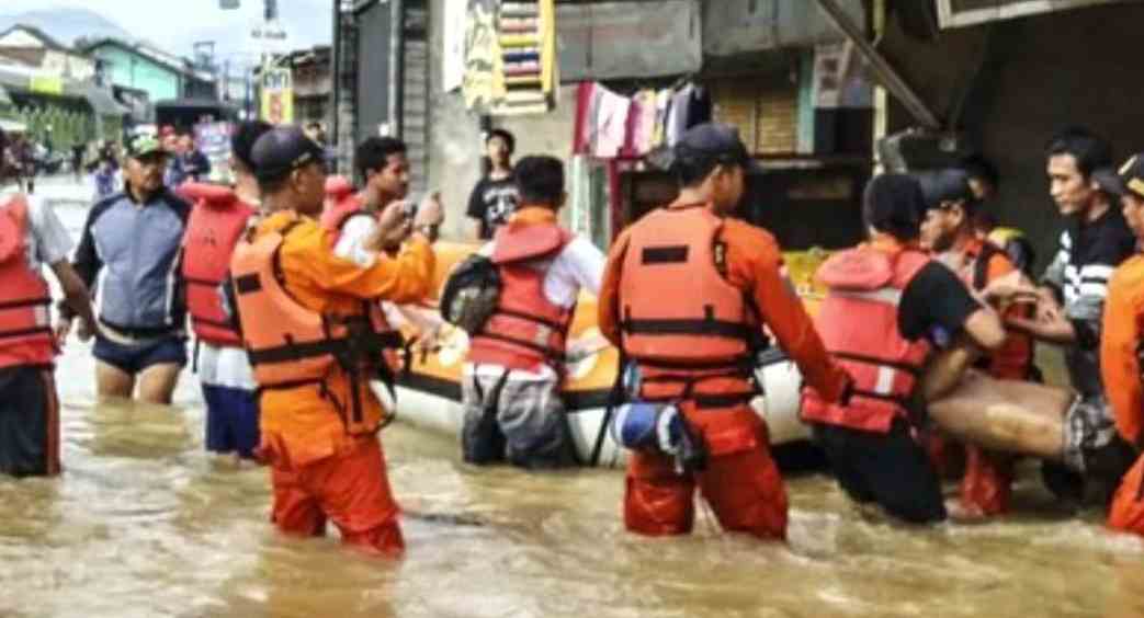 Hujan Tak Kunjung Reda, Longsor dan Banjir Kepung Sejumlah Wilayah Jawa Barat