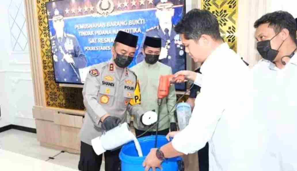 Kapolda Sumsel Pimpin Pemusnahan 8,2 Kg Sabu dan 770 Ekstasi, Tegaskan Perang Total Lawan Narkotika