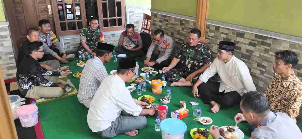 Halal Bihalal Camat Tapos Jadi Ajang Silaturahmi, Kapolsek Cimanggis Apresiasi Kekompakan Warga