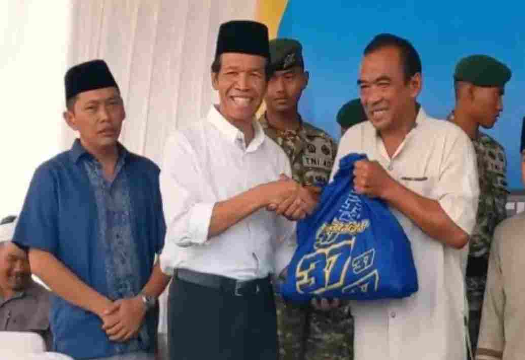 Kemendes PDT Salurkan 1.100 Paket Sembako dan Bantuan Cat untuk 100 Masjid di Tasikmalaya