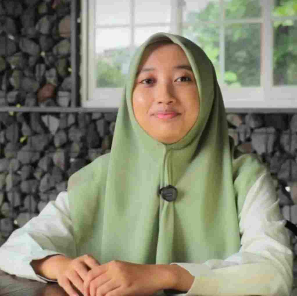 Hanin Nailal Husna Raih Beasiswa Teladan Jalur Tahfidz 30 Juz di UIN Malang
