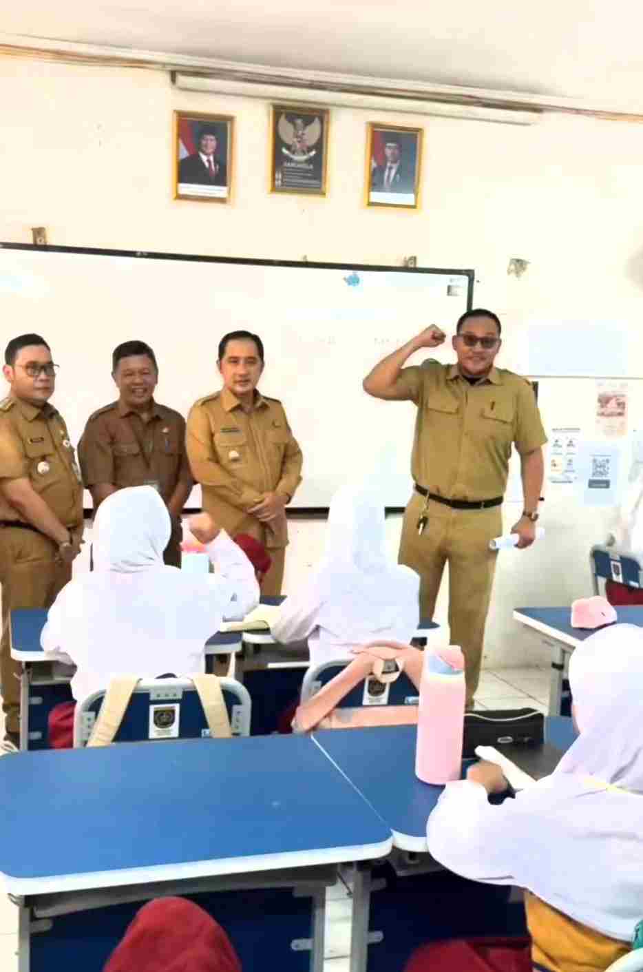 Wawalkot Depok Pastikan MPLS Ramah Berjalan Optimal, Tinjau Hari Pertama KBM di SMPN 2 Depok