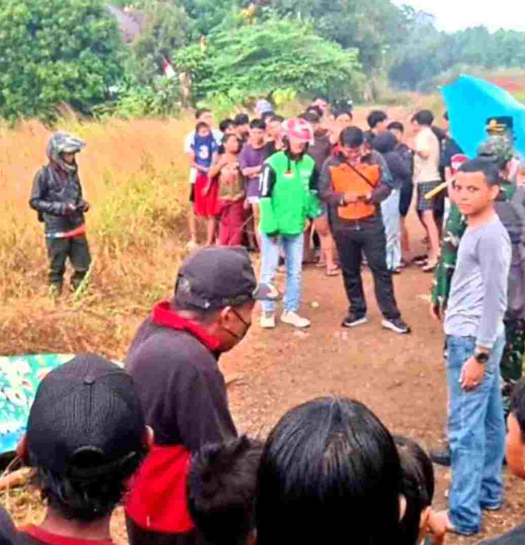 Geger! Mayat Pria Tak Utuh Ditemukan di Lapangan Kavling Depkes Depok, Polisi Selidiki Identitas Korban