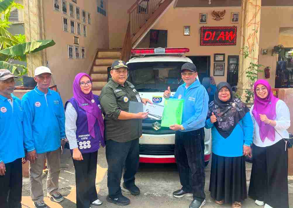 Dana RW Rp250 Juta Direalisasikan, Kelurahan Jatijajar Serahkan Ambulans Jenazah untuk Warga RW 01